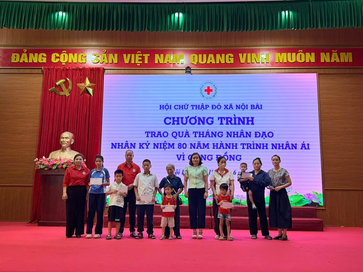 HỘI CHỮ THẬP ĐỎ XÃ NỘI BÀI TRAO 32 SUẤT QUÀ 
NHÂN "THÁNG NHÂN ĐẠO" NĂM 2026
- Ảnh 3.