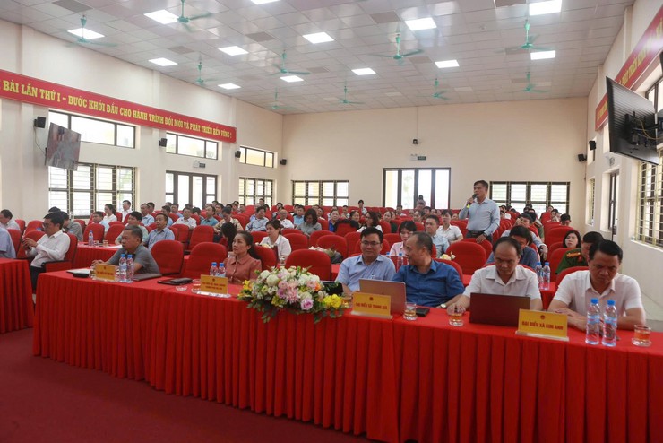 TỔ ĐẠI BIỂU SỐ 31 HĐND THÀNH PHỐ HÀ NỘI TIẾP XÚC CỬ TRI XÃ NỘI BÀI, KIM ANH, TRUNG GIÃ, SÓC SƠN VÀ ĐA PHÚC- Ảnh 13.