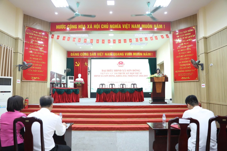 Đại biểu HĐND xã Sơn Đồng tiếp xúc cử tri trước kỳ họp thứ 3 HĐND khóa XXI nhiệm kỳ 2026 - 2031- Ảnh 1.