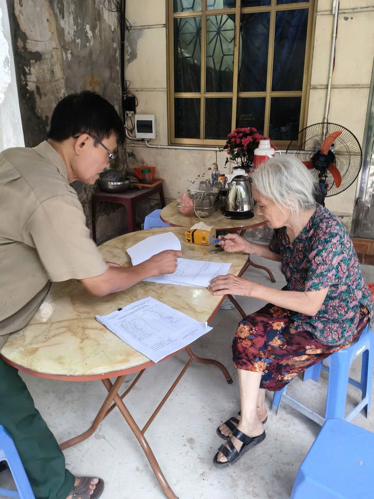 CÁC THÔN, TỔ DÂN PHỐ TRÊN ĐỊA BÀN XÃ THANH OAI BẮT ĐẦU LẤY Ý KIẾN NHÂN DÂN VỀ ĐỀ ÁN SẮP XẾP THÔN, TỔ DÂN PHỐ- Ảnh 1.