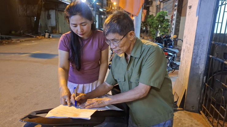 CÁC THÔN, TỔ DÂN PHỐ TRÊN ĐỊA BÀN XÃ THANH OAI BẮT ĐẦU LẤY Ý KIẾN NHÂN DÂN VỀ ĐỀ ÁN SẮP XẾP THÔN, TỔ DÂN PHỐ- Ảnh 4.