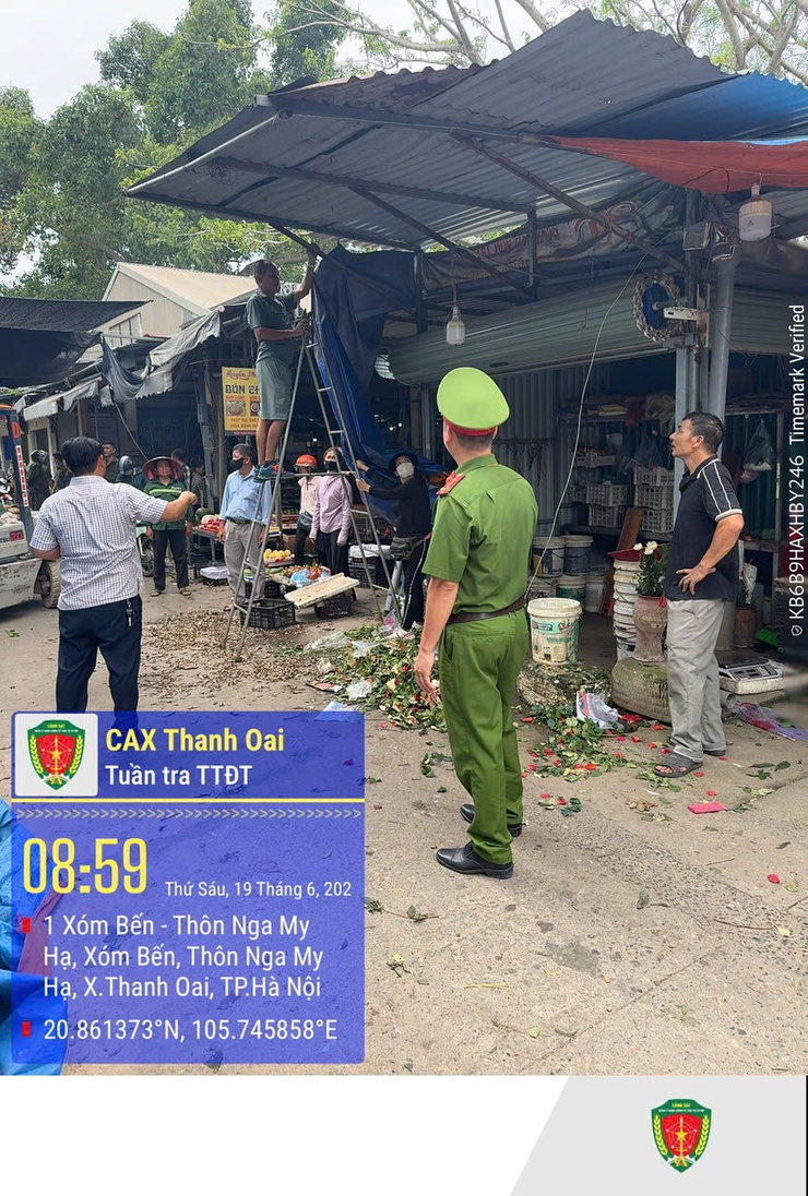 Xã Thanh Oai ra quân lập lại trật tự đô thị khu vực chợ Thanh Mai- Ảnh 4.
