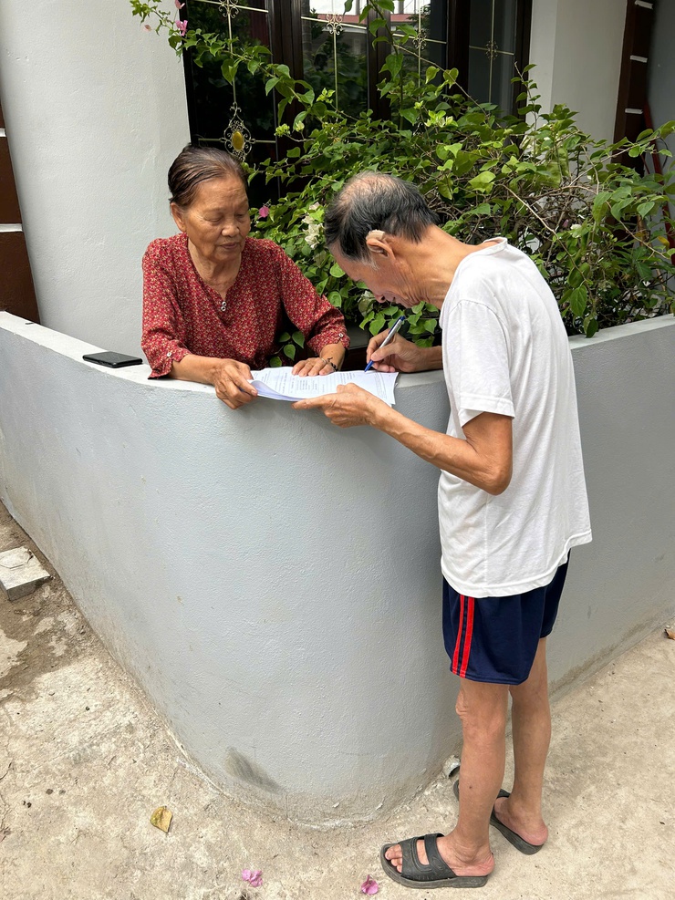 CÁC THÔN, TỔ DÂN PHỐ TRÊN ĐỊA BÀN XÃ THANH OAI BẮT ĐẦU LẤY Ý KIẾN NHÂN DÂN VỀ ĐỀ ÁN SẮP XẾP THÔN, TỔ DÂN PHỐ- Ảnh 7.