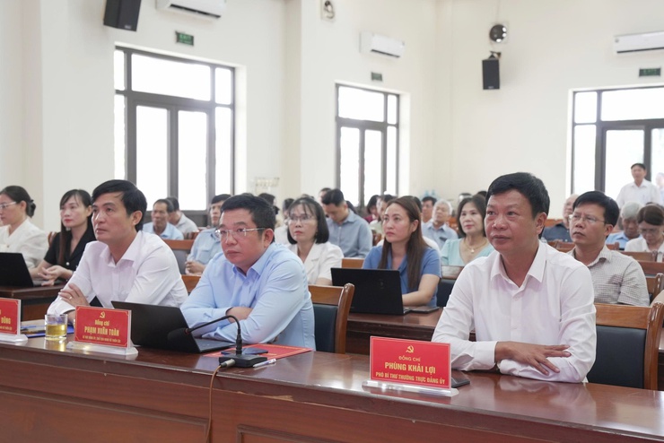Đại biểu HĐND thành phố Hà Nội tiếp xúc cử tri trước kỳ họp thường lệ giữa năm 2026 tại đơn vị bầu cử số 29- Ảnh 3.