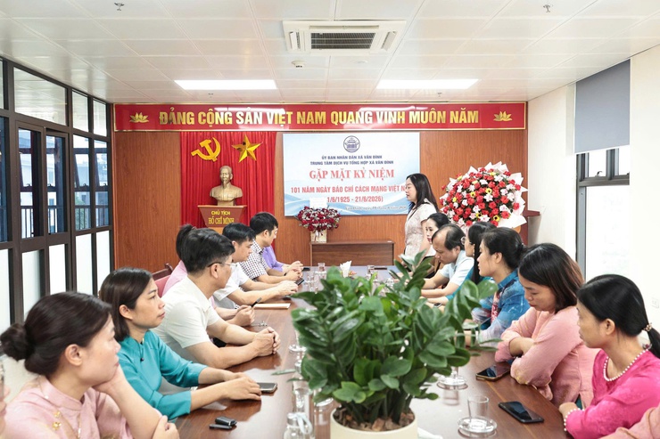 Lãnh đạo xã động viên đội ngũ làm công tác thông tin tuyên truyền nhân Ngày Báo chí Cách mạng Việt Nam- Ảnh 7.