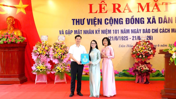 DÂN HÒA RA MẮT THƯ VIỆN CỘNG ĐỒNG - KỶ NIỆM  NĂM BÁO CHÍ CÁCH MẠNG VIỆT NAM 21/6/1925-21/6/2926- Ảnh 7.