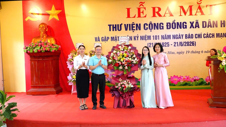 DÂN HÒA RA MẮT THƯ VIỆN CỘNG ĐỒNG - KỶ NIỆM  NĂM BÁO CHÍ CÁCH MẠNG VIỆT NAM 21/6/1925-21/6/2926- Ảnh 10.