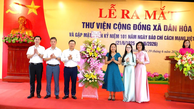 DÂN HÒA RA MẮT THƯ VIỆN CỘNG ĐỒNG - KỶ NIỆM  NĂM BÁO CHÍ CÁCH MẠNG VIỆT NAM 21/6/1925-21/6/2926- Ảnh 1.
