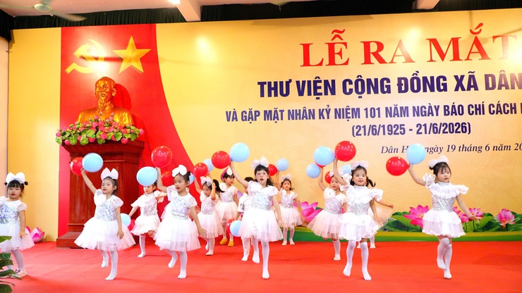 DÂN HÒA RA MẮT THƯ VIỆN CỘNG ĐỒNG - KỶ NIỆM  NĂM BÁO CHÍ CÁCH MẠNG VIỆT NAM 21/6/1925-21/6/2926- Ảnh 20.