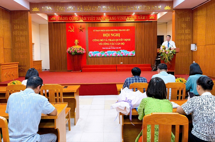 UBND phường Thanh Liệt công bố và trao quyết định về công tác cán bộ- Ảnh 8.