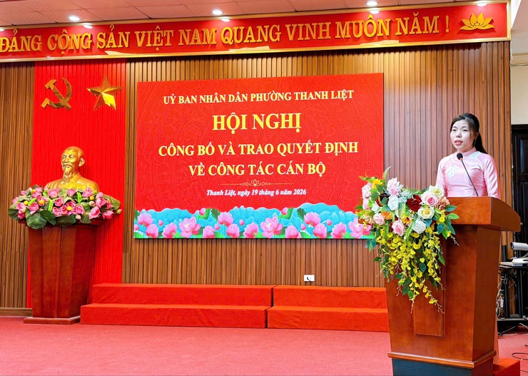 UBND phường Thanh Liệt công bố và trao quyết định về công tác cán bộ- Ảnh 9.