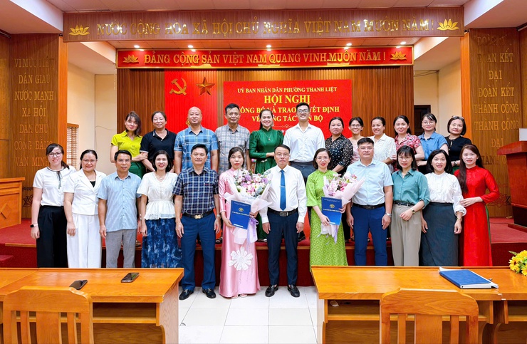 UBND phường Thanh Liệt công bố và trao quyết định về công tác cán bộ- Ảnh 10.