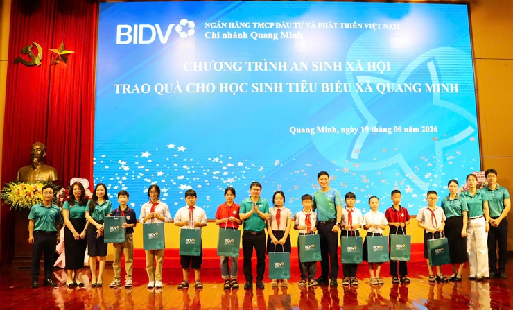 QUANG MINH TUYÊN DƯƠNG HÀNG TRĂM GIÁO VIÊN, HỌC SINH TIÊU BIỂU NĂM HỌC 2025 – 2026- Ảnh 8.
