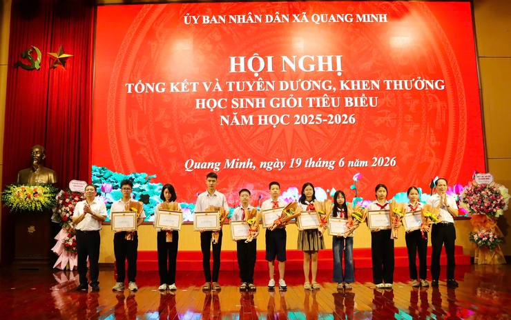 QUANG MINH TUYÊN DƯƠNG HÀNG TRĂM GIÁO VIÊN, HỌC SINH TIÊU BIỂU NĂM HỌC 2025 – 2026- Ảnh 6.