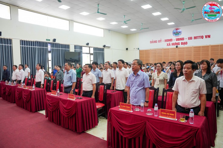 XÃ HƯNG ĐẠO TỔ CHỨC LỄ TUYÊN DƯƠNG, KHEN THƯỞNG HỌC SINH ĐẠT THÀNH TÍCH XUẤT SẮC NĂM HỌC 2025 - 2026; HƯỞNG ỨNG THÁNG HÀNH ĐỘNG VÌ TRẺ EM VÀ HOẠT ĐỘNG HÈ NĂM 2026- Ảnh 1.