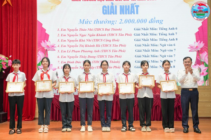 XÃ HƯNG ĐẠO TỔ CHỨC LỄ TUYÊN DƯƠNG, KHEN THƯỞNG HỌC SINH ĐẠT THÀNH TÍCH XUẤT SẮC NĂM HỌC 2025 - 2026; HƯỞNG ỨNG THÁNG HÀNH ĐỘNG VÌ TRẺ EM VÀ HOẠT ĐỘNG HÈ NĂM 2026- Ảnh 7.