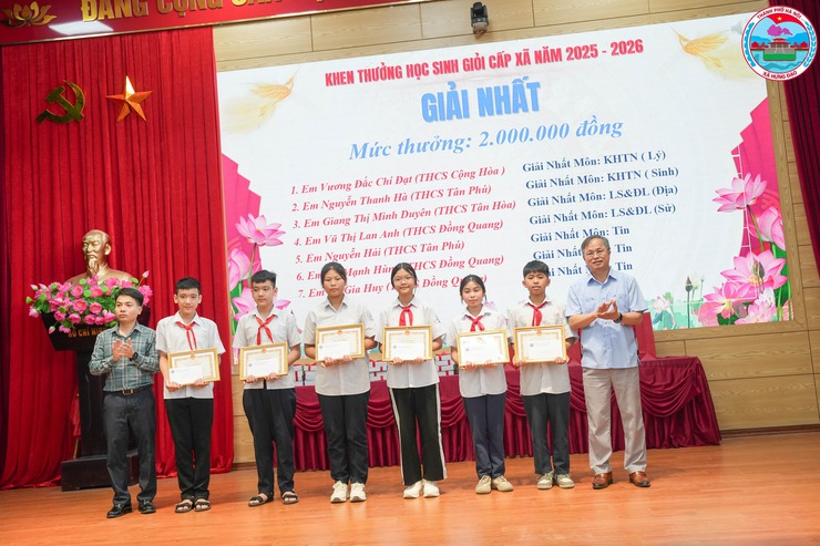 XÃ HƯNG ĐẠO TỔ CHỨC LỄ TUYÊN DƯƠNG, KHEN THƯỞNG HỌC SINH ĐẠT THÀNH TÍCH XUẤT SẮC NĂM HỌC 2025 - 2026; HƯỞNG ỨNG THÁNG HÀNH ĐỘNG VÌ TRẺ EM VÀ HOẠT ĐỘNG HÈ NĂM 2026- Ảnh 9.