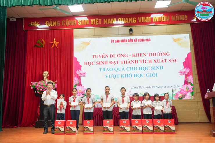 XÃ HƯNG ĐẠO TỔ CHỨC LỄ TUYÊN DƯƠNG, KHEN THƯỞNG HỌC SINH ĐẠT THÀNH TÍCH XUẤT SẮC NĂM HỌC 2025 - 2026; HƯỞNG ỨNG THÁNG HÀNH ĐỘNG VÌ TRẺ EM VÀ HOẠT ĐỘNG HÈ NĂM 2026- Ảnh 11.