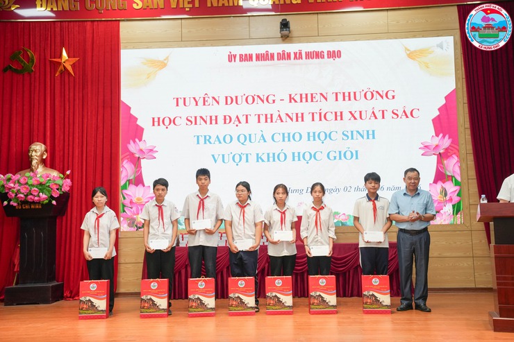 XÃ HƯNG ĐẠO TỔ CHỨC LỄ TUYÊN DƯƠNG, KHEN THƯỞNG HỌC SINH ĐẠT THÀNH TÍCH XUẤT SẮC NĂM HỌC 2025 - 2026; HƯỞNG ỨNG THÁNG HÀNH ĐỘNG VÌ TRẺ EM VÀ HOẠT ĐỘNG HÈ NĂM 2026- Ảnh 13.