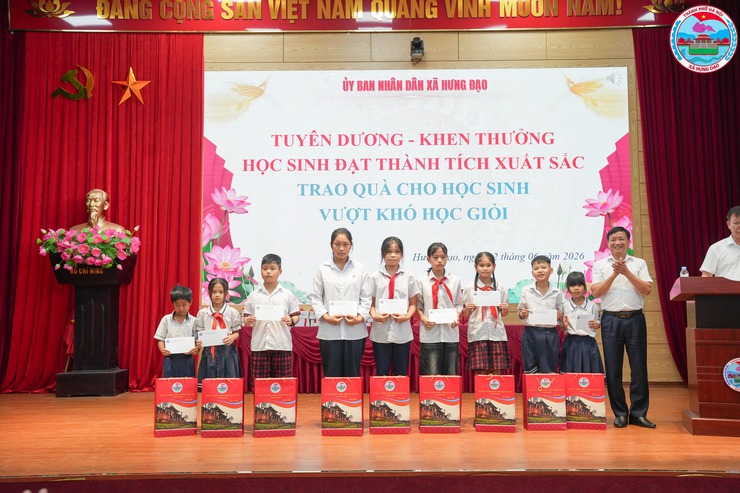 XÃ HƯNG ĐẠO TỔ CHỨC LỄ TUYÊN DƯƠNG, KHEN THƯỞNG HỌC SINH ĐẠT THÀNH TÍCH XUẤT SẮC NĂM HỌC 2025 - 2026; HƯỞNG ỨNG THÁNG HÀNH ĐỘNG VÌ TRẺ EM VÀ HOẠT ĐỘNG HÈ NĂM 2026- Ảnh 14.