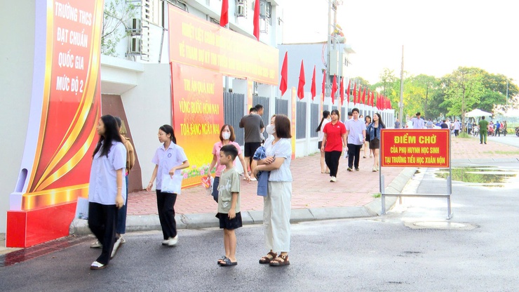 KỲ THI TUYỂN SINH VÀO LỚP 10 THPT NĂM HỌC 2026 – 2027 TRÊN ĐỊA BÀN XÃ THƯ LÂM DIỄN RA AN TOÀN, NGHIÊM TÚC, ĐÚNG QUY CHẾ- Ảnh 11.