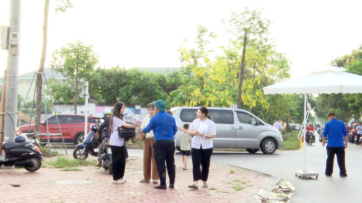 KỲ THI TUYỂN SINH VÀO LỚP 10 THPT NĂM HỌC 2026 – 2027 TRÊN ĐỊA BÀN XÃ THƯ LÂM DIỄN RA AN TOÀN, NGHIÊM TÚC, ĐÚNG QUY CHẾ- Ảnh 22.