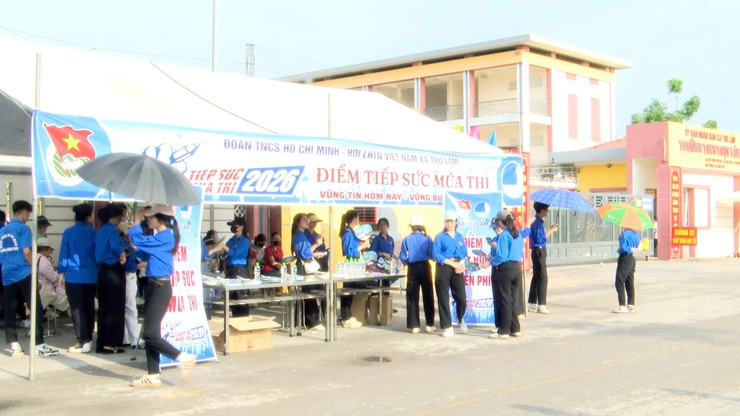 KỲ THI TUYỂN SINH VÀO LỚP 10 THPT NĂM HỌC 2026 – 2027 TRÊN ĐỊA BÀN XÃ THƯ LÂM DIỄN RA AN TOÀN, NGHIÊM TÚC, ĐÚNG QUY CHẾ- Ảnh 25.