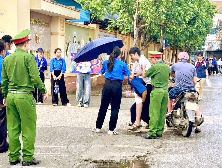 KỲ THI TUYỂN SINH VÀO LỚP 10 THPT NĂM HỌC 2026 – 2027 TRÊN ĐỊA BÀN XÃ THƯ LÂM DIỄN RA AN TOÀN, NGHIÊM TÚC, ĐÚNG QUY CHẾ- Ảnh 30.