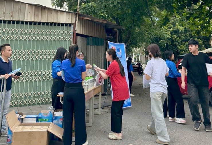KỲ THI TUYỂN SINH VÀO LỚP 10 THPT NĂM HỌC 2026 – 2027 TRÊN ĐỊA BÀN XÃ THƯ LÂM DIỄN RA AN TOÀN, NGHIÊM TÚC, ĐÚNG QUY CHẾ- Ảnh 32.
