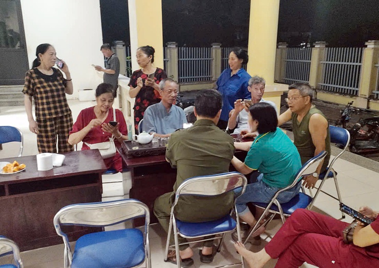 Xuân Mai đẩy mạnh hỗ trợ người dân tích hợp tài khoản an sinh xã hội, cấp chữ ký số cá nhân trên VNeID- Ảnh 2.