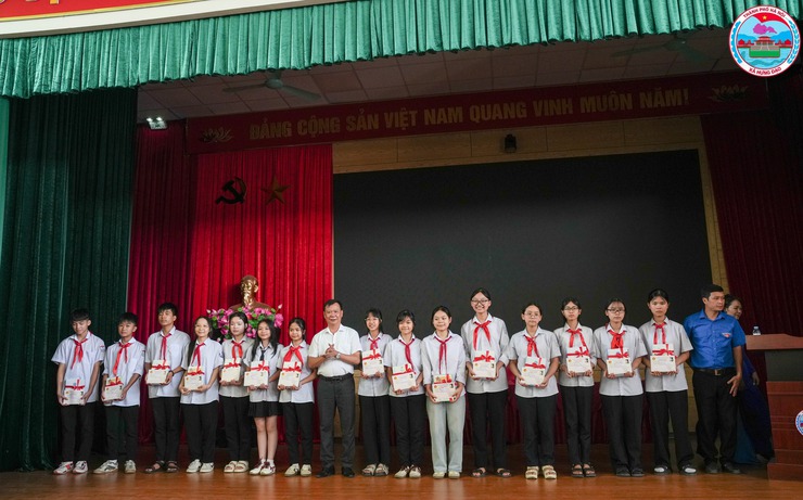 XÃ HƯNG ĐẠO TỔ CHỨC LỄ TUYÊN DƯƠNG, KHEN THƯỞNG HỌC SINH ĐẠT THÀNH TÍCH XUẤT SẮC NĂM HỌC 2025 - 2026; HƯỞNG ỨNG THÁNG HÀNH ĐỘNG VÌ TRẺ EM VÀ HOẠT ĐỘNG HÈ NĂM 2026- Ảnh 19.