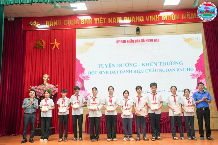 XÃ HƯNG ĐẠO TỔ CHỨC LỄ TUYÊN DƯƠNG, KHEN THƯỞNG HỌC SINH ĐẠT THÀNH TÍCH XUẤT SẮC NĂM HỌC 2025 - 2026; HƯỞNG ỨNG THÁNG HÀNH ĐỘNG VÌ TRẺ EM VÀ HOẠT ĐỘNG HÈ NĂM 2026- Ảnh 20.