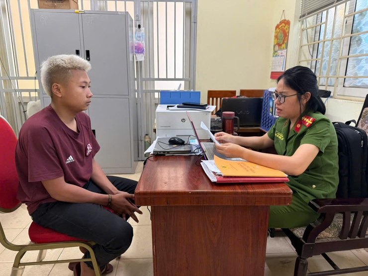 Công an xã Nam Phù phát hiện nhóm thanh niên tổ chức sử dụng chất cấm- Ảnh 4.