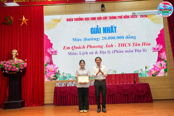 XÃ HƯNG ĐẠO TỔ CHỨC LỄ TUYÊN DƯƠNG, KHEN THƯỞNG HỌC SINH ĐẠT THÀNH TÍCH XUẤT SẮC NĂM HỌC 2025 - 2026; HƯỞNG ỨNG THÁNG HÀNH ĐỘNG VÌ TRẺ EM VÀ HOẠT ĐỘNG HÈ NĂM 2026- Ảnh 3.
