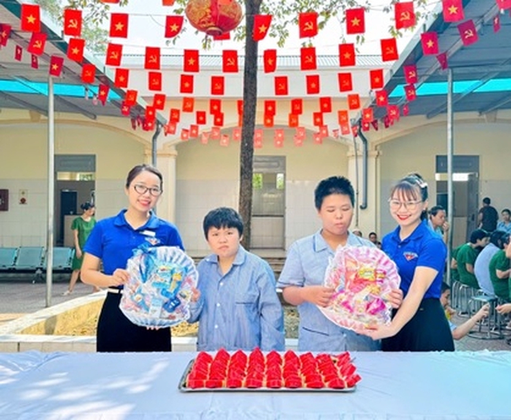 Lan tỏa yêu thương – Đồng hành cùng các cháu thiếu nhi tại Trung tâm Chăm sóc và Phục hồi chức năng người tâm thần số 1 Hà Nội - Ảnh 2.