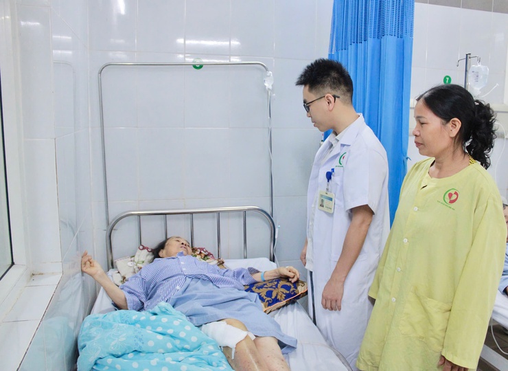 Cảnh báo chấn thương phức tạp ở người cao tuổi- Ảnh 1.