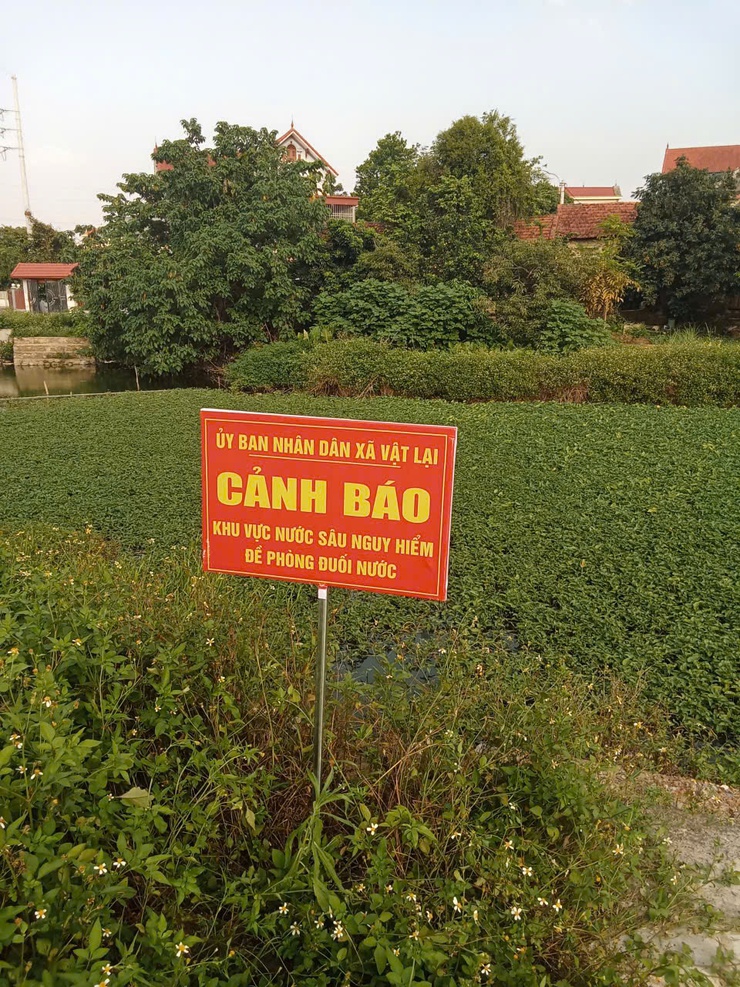 UBND XÃ VẬT LẠI TRIỂN KHAI LẮP ĐẶT BIỂN CẢNH BÁO PHÒNG, CHỐNG ĐUỐI NƯỚC TẠI CÁC AO, HỒ TRÊN ĐỊA BÀN XÃ- Ảnh 3.