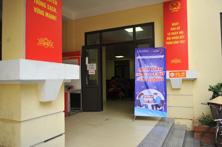 Hiệu quả từ các điểm "Bình dân học vụ số lưu động" 
trên địa bàn Phường Tương Mai 
- Ảnh 8.