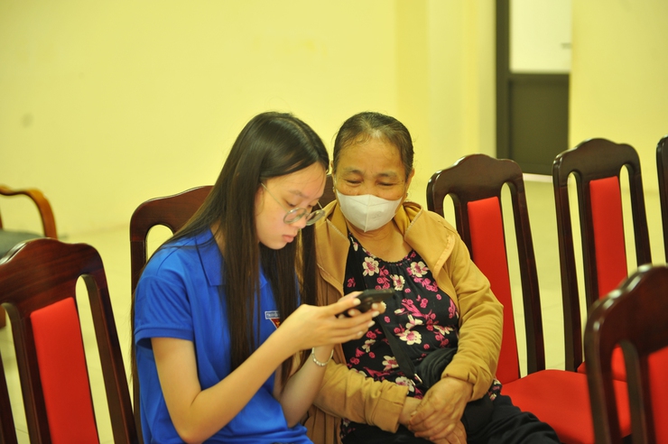 Hiệu quả từ các điểm "Bình dân học vụ số lưu động" 
trên địa bàn Phường Tương Mai 
- Ảnh 10.