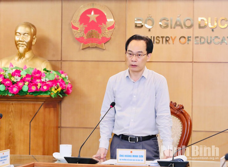 Xã Nam Phù dự hội nghị trực tuyến toàn quốc quán triệt công tác tổ chức kỳ thi tốt nghiệp THPT năm 2026- Ảnh 4.