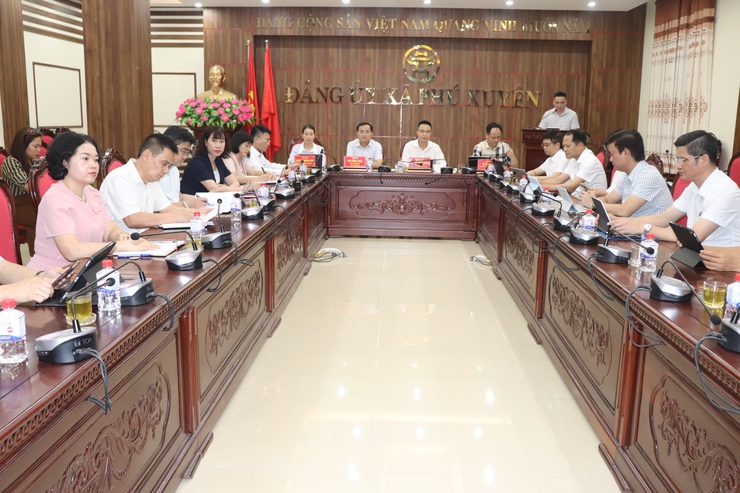 Hội nghị giao ban với cơ sở tháng 5 năm 2026; triển khai ký kết quy chế phối hợp công tác giữa Thường trực HĐND - UBND - Ủy ban MTTQ Việt Nam xã giai đoạn 2026 - 2031.- Ảnh 1.