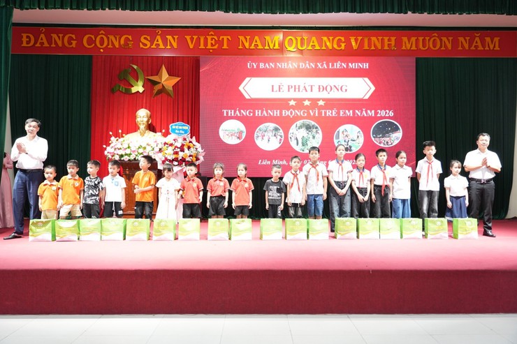 Lễ tuyên dương học sinh giỏi tiêu biểu năm học 2025 - 2026 và phát động Tháng hành động vì trẻ em năm 2026- Ảnh 8.