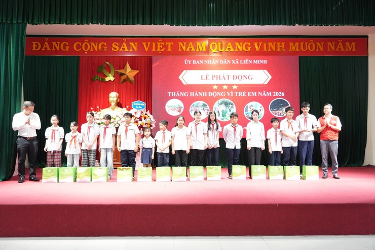 Lễ tuyên dương học sinh giỏi tiêu biểu năm học 2025 - 2026 và phát động Tháng hành động vì trẻ em năm 2026- Ảnh 9.