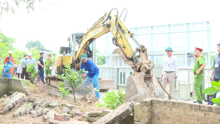 Vĩnh Thanh kiên quyết xử lý vi phạm lấn chiếm đất công tại thôn Phương Trạch- Ảnh 6.