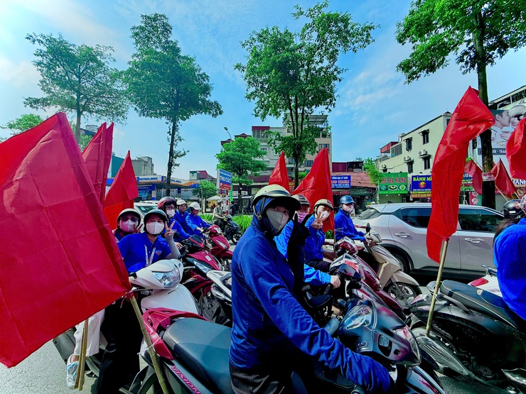 UBND phường Tương Mai tổ chức đoàn xe tuyên truyền lưu động Về công tác cải cách hành chính, chuyển đổi số trên địa bàn Phường 
- Ảnh 5.
