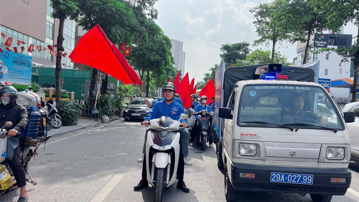 UBND phường Tương Mai tổ chức đoàn xe tuyên truyền lưu động Về công tác cải cách hành chính, chuyển đổi số trên địa bàn Phường 
- Ảnh 3.