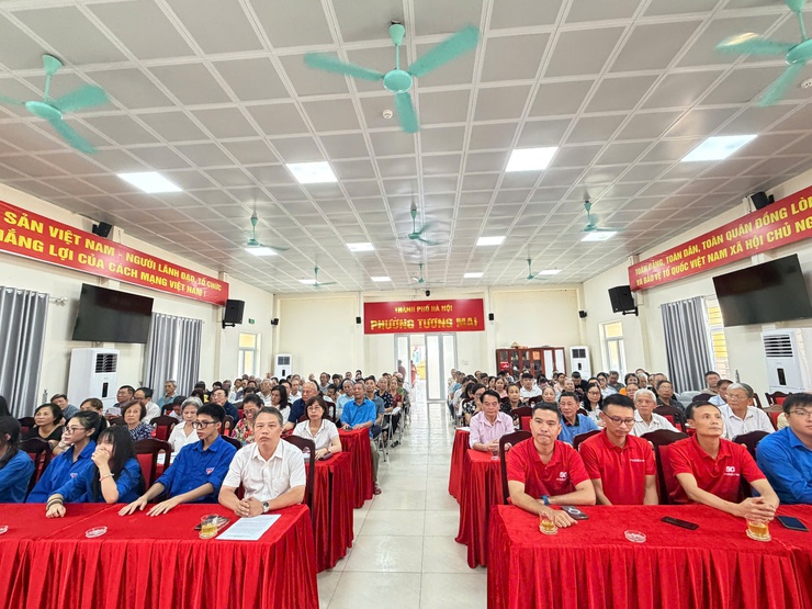 Phường Tương Mai tổ chức Hội nghị tập huấn kỹ năng số cho các Tổ chuyển đổi số cộng đồng trên địa bàn phường
- Ảnh 5.