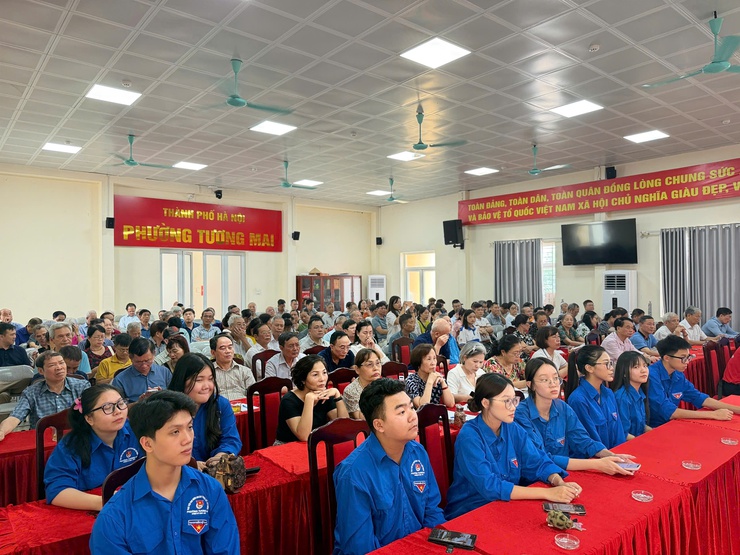 Phường Tương Mai tổ chức Hội nghị tập huấn kỹ năng số cho các Tổ chuyển đổi số cộng đồng trên địa bàn phường
- Ảnh 4.