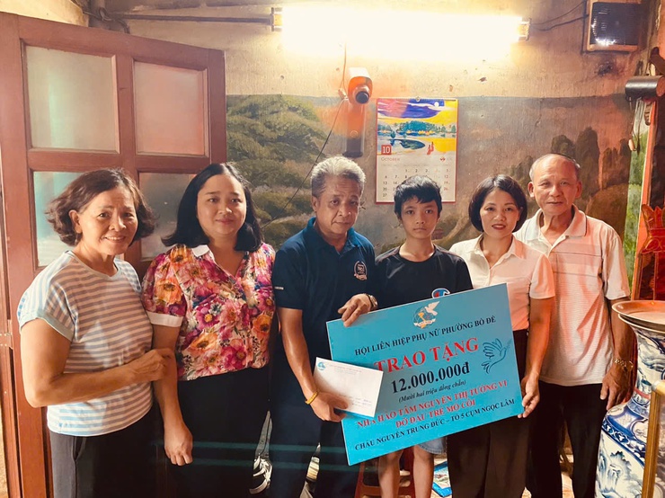 Ấm áp chương trình “Mẹ đỡ đầu” của Hội phụ nữ phường Bồ Đề – Kết nối yêu thương dịp quốc tế thiếu nhi 1/6- Ảnh 1.