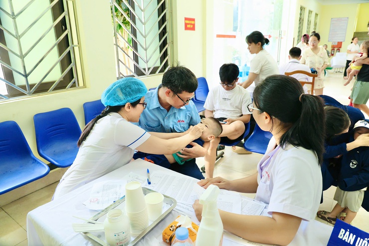Ban Chỉ đạo Chăm sóc sức khỏe nhân dân, phòng chống dịch bệnh xã Phú Nghĩa kiểm tra công tác triển khai Chiến dịch bổ sung Vitamin A đợt I năm 2026- Ảnh 12.